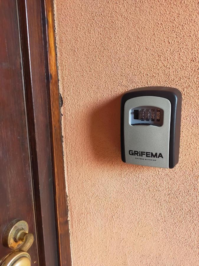 Ferienwohnung Cute Little Flat With View, 20 Mins To Bgy Airport Pradalunga Exterior foto