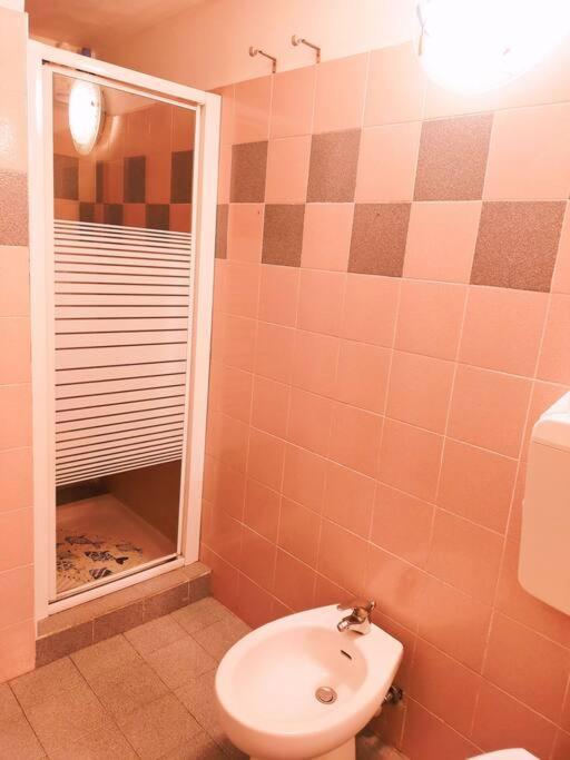 Ferienwohnung Cute Little Flat With View, 20 Mins To Bgy Airport Pradalunga Exterior foto