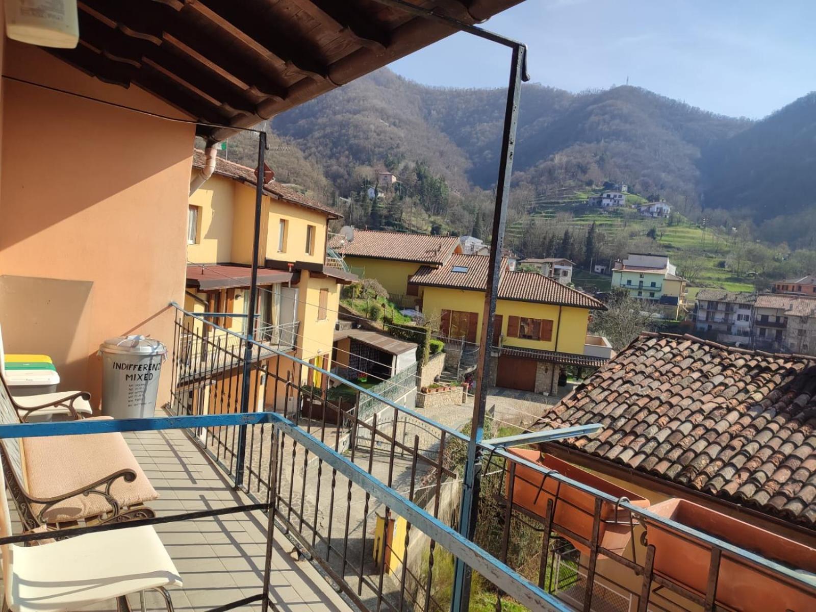 Ferienwohnung Cute Little Flat With View, 20 Mins To Bgy Airport Pradalunga Exterior foto